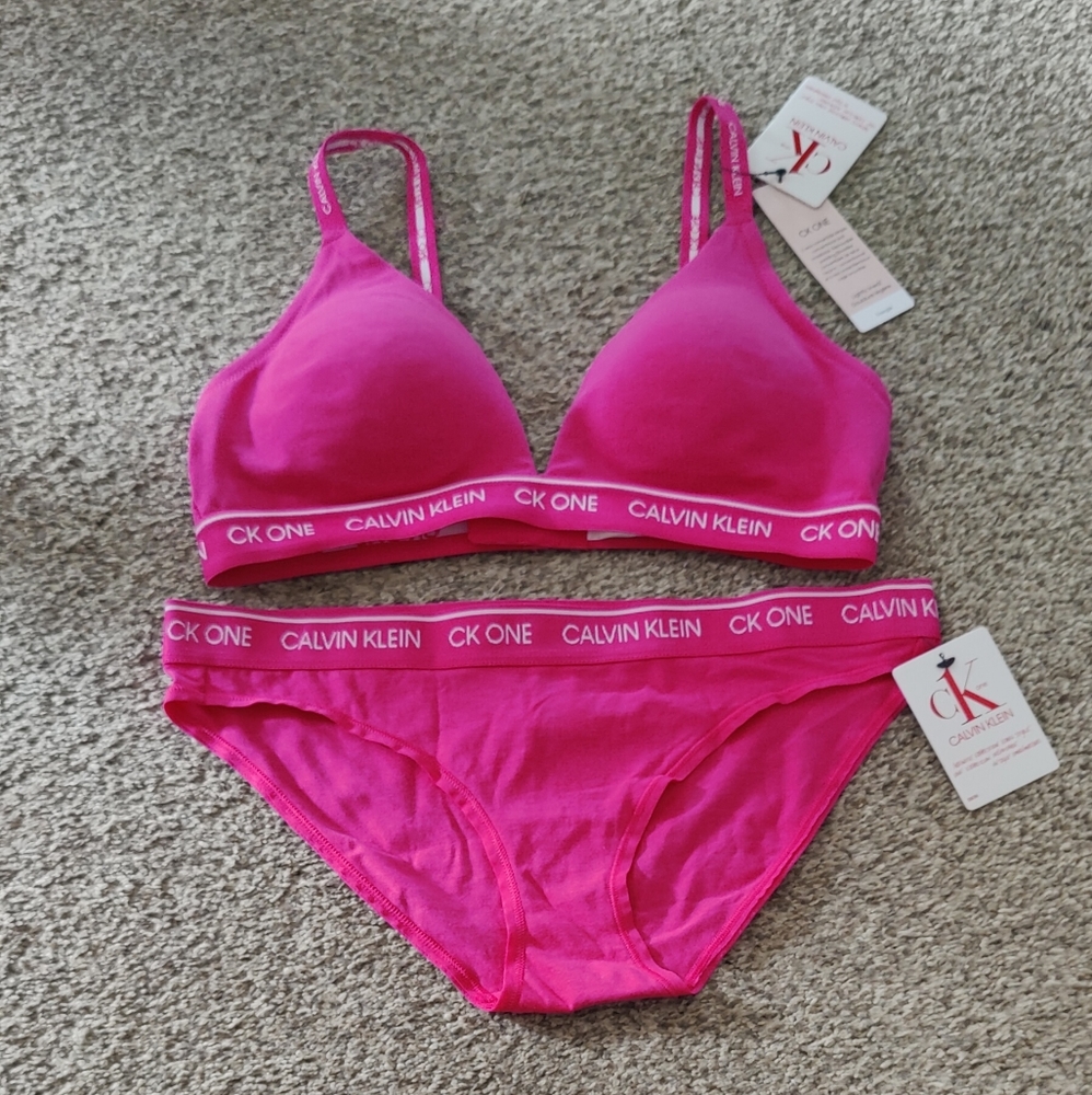 Seasonal discontinued underwear bralette set